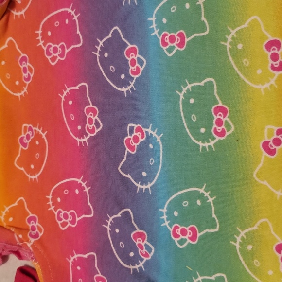 Set of two Hello Kitty onesies/bodysuits - Picture 5 of 5